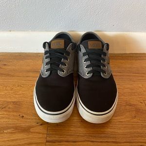 Vans low top lace up Ortholite, men’s size 9.5